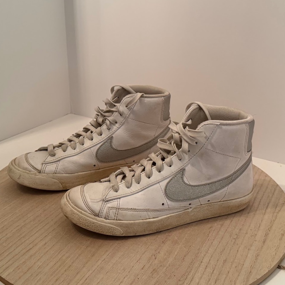 Nike Blazer Mid ’77 Vintage Women’s Size 8.5 White Gray Leather High Top
